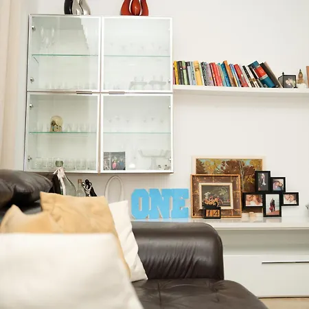 Modern House In Prime Location, Tirana, Albania 티라나