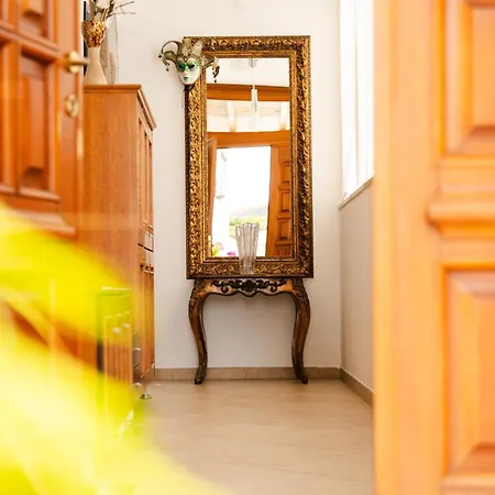 Modern House In Prime Location, Tirana, Albania Apartamento Tirana